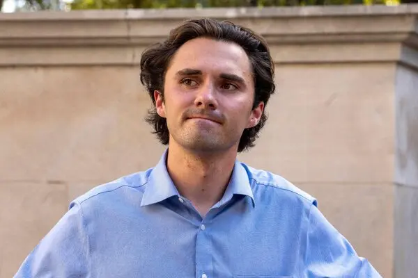 DNC Votes Again, David Hogg out as Vice Chair