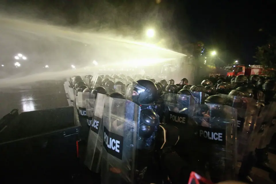 Georgia protesters attempt to invade Tbilisi presidential palace